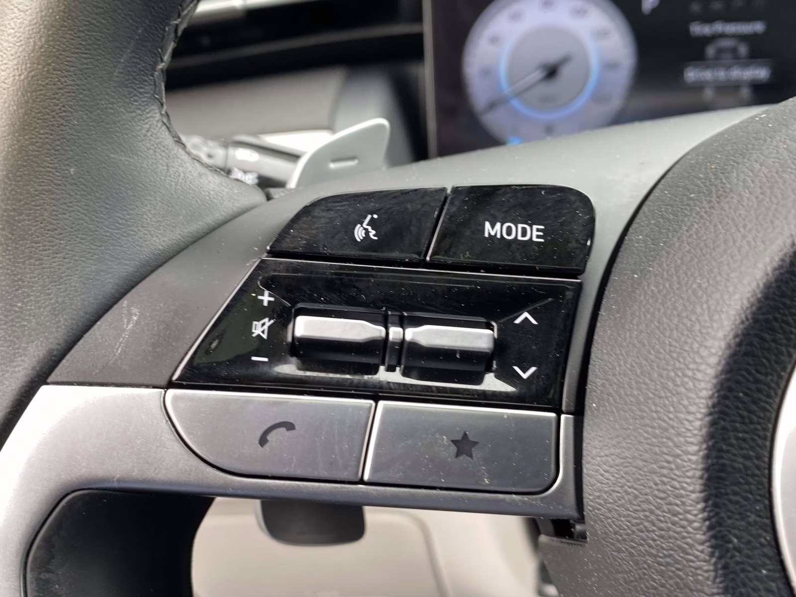 2022 Quartz White Hyundai Tucson Limited FWD SUV