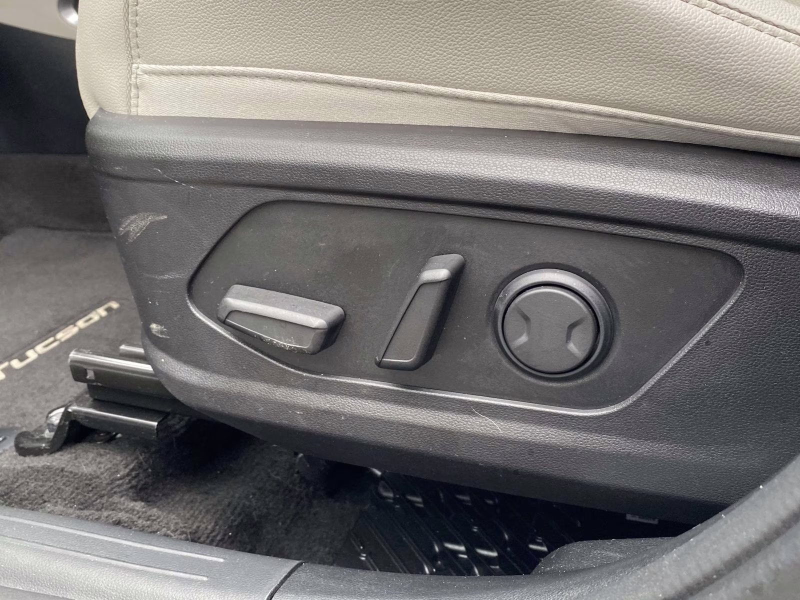 2022 Quartz White Hyundai Tucson Limited FWD SUV