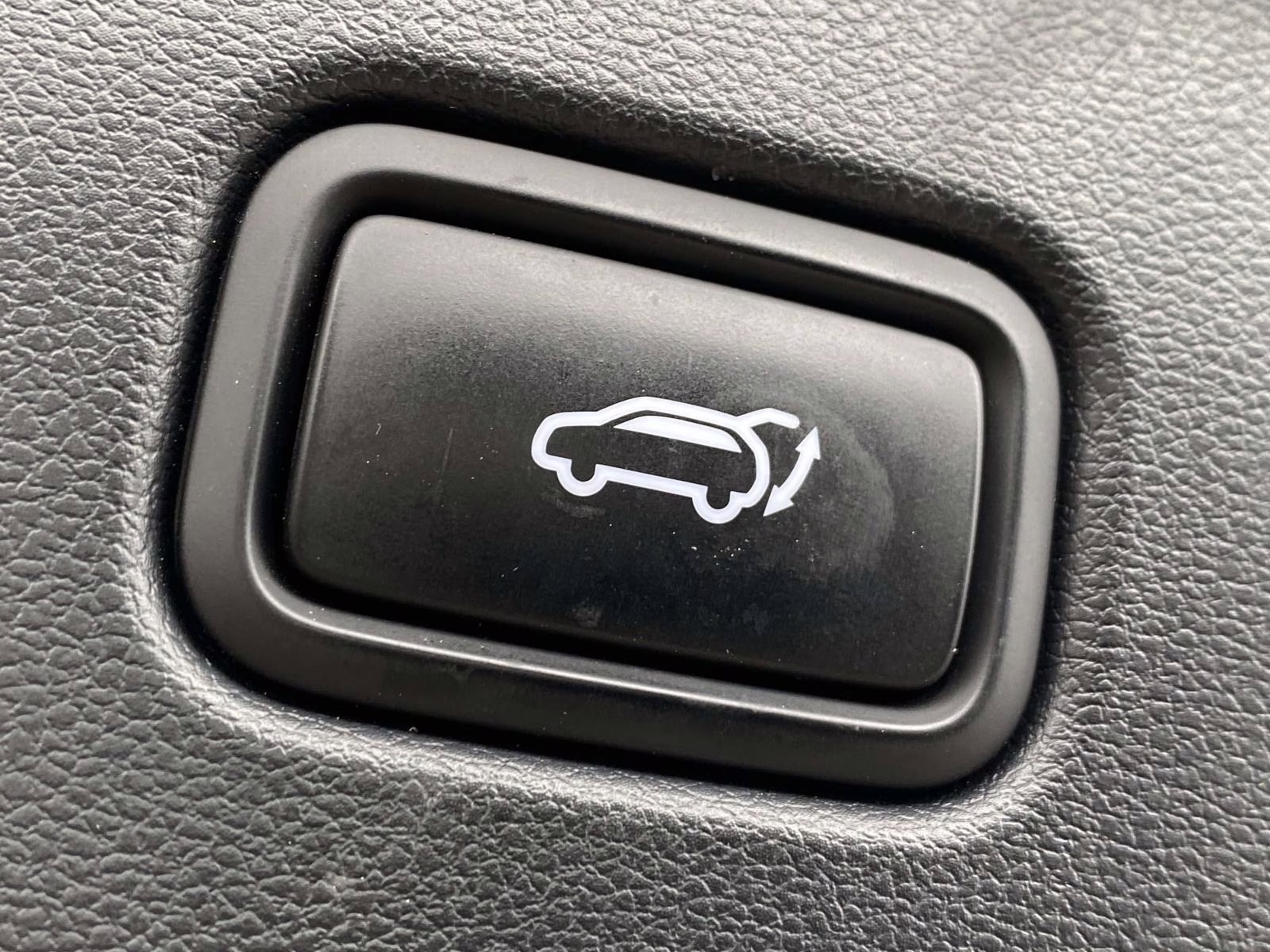 2022 Quartz White Hyundai Tucson Limited FWD SUV