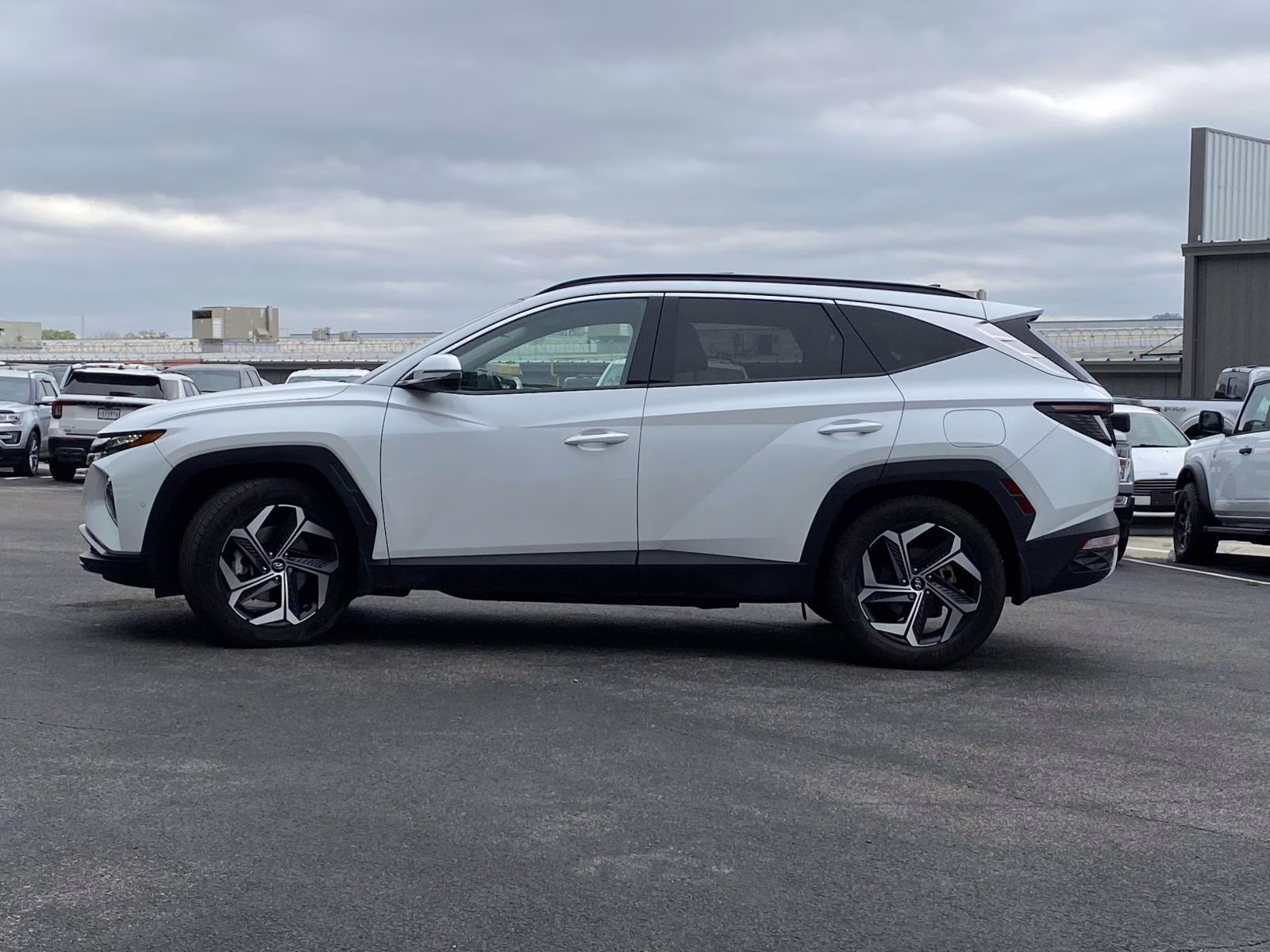 2022 Quartz White Hyundai Tucson Limited FWD SUV