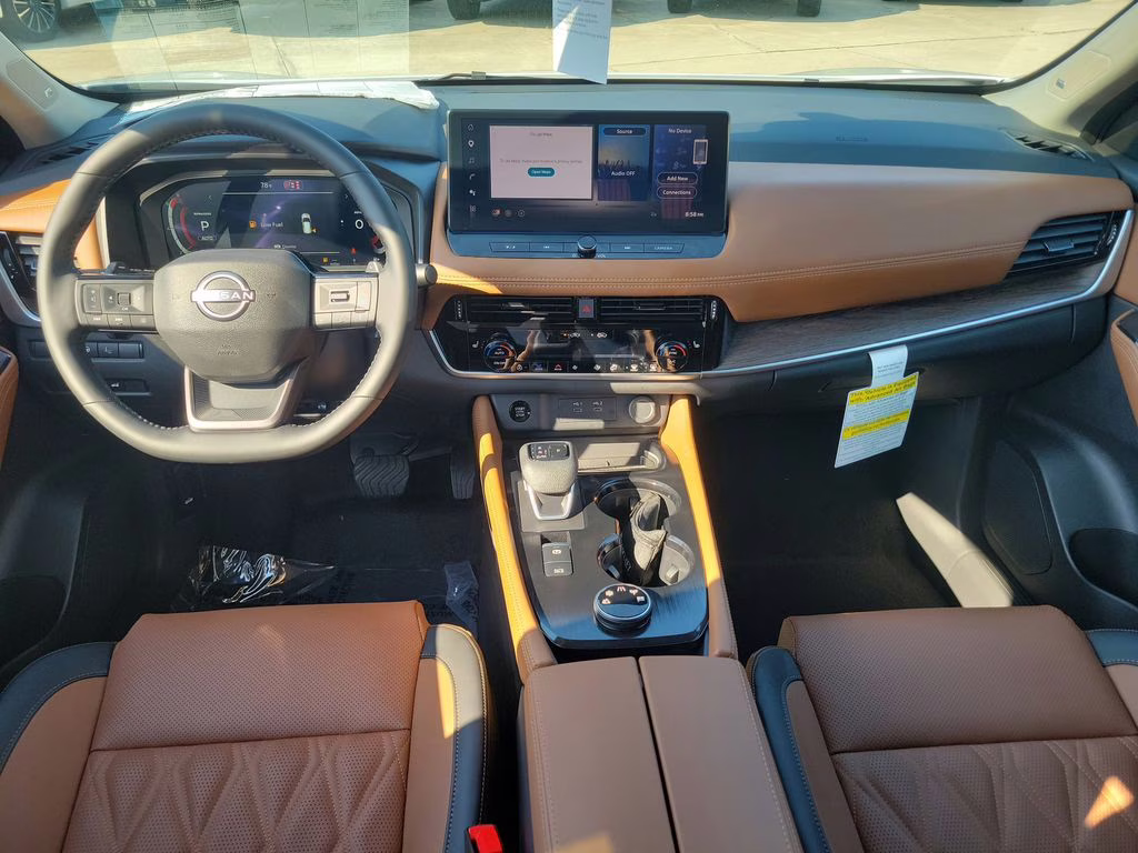 2026 Everest White Pearl/Super Black Nissan Rogue Platinum AWD SUV