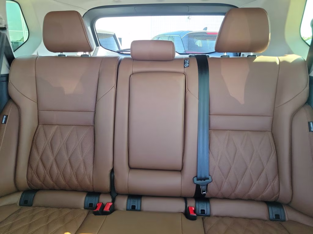 2026 Everest White Pearl/Super Black Nissan Rogue Platinum AWD SUV