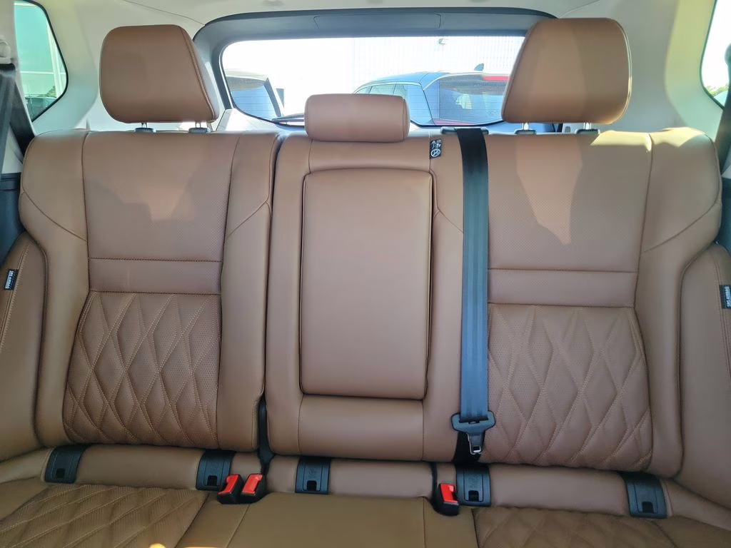2026 Everest White Pearl/Super Black Nissan Rogue Platinum AWD SUV