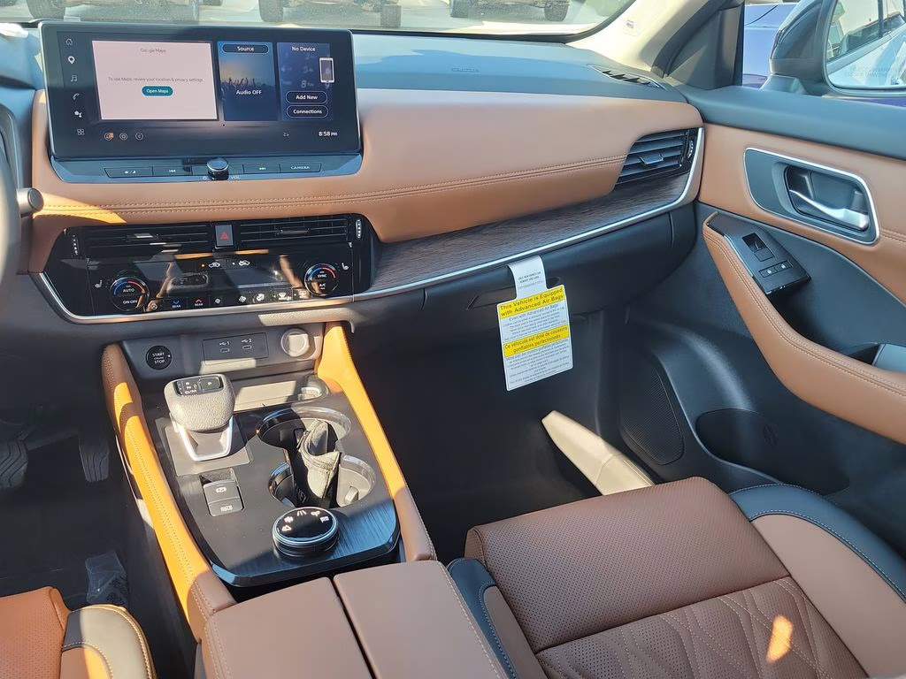 2026 Everest White Pearl/Super Black Nissan Rogue Platinum AWD SUV