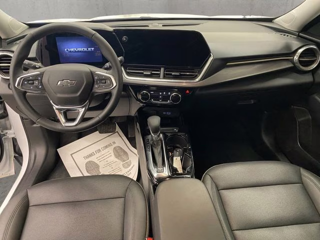 2025 Summit White Chevrolet Trax ACTIV FWD SUV