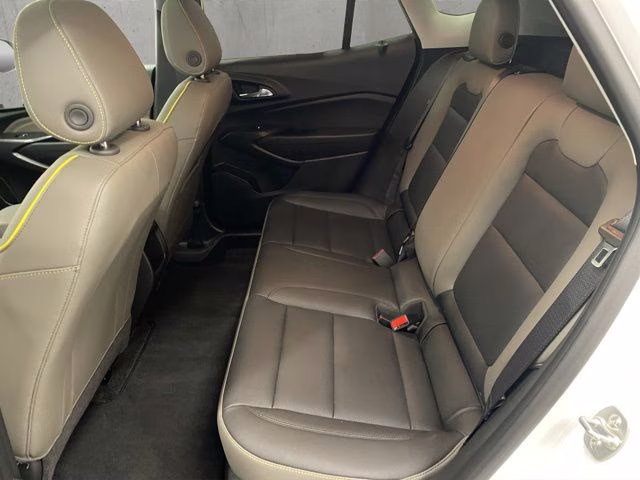 2025 Summit White Chevrolet Trax ACTIV FWD SUV