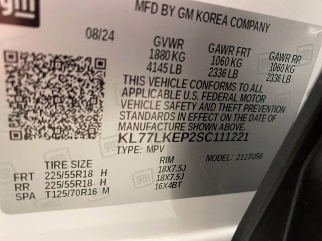 2025 Summit White Chevrolet Trax ACTIV FWD SUV