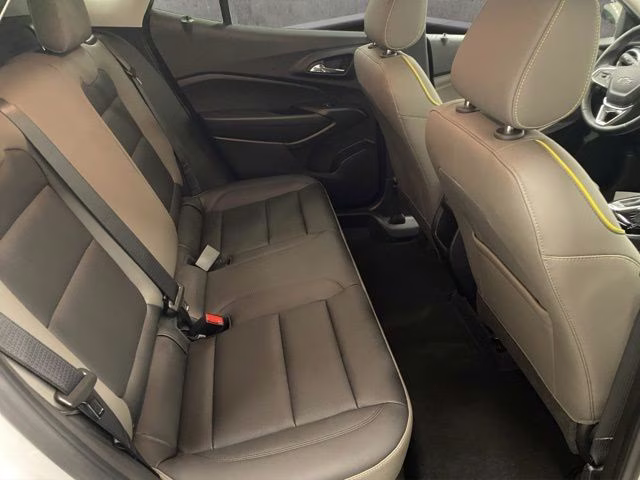 2025 Summit White Chevrolet Trax ACTIV FWD SUV