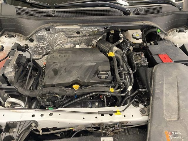 2025 Summit White Chevrolet Trax ACTIV FWD SUV