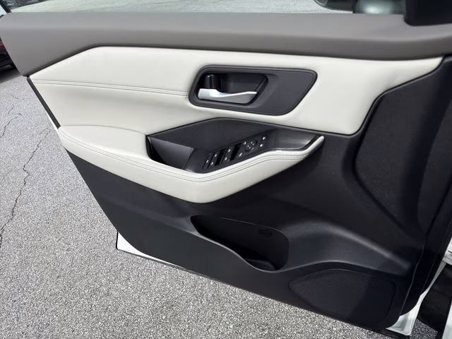 2026 Everest White Pearl Tricoat Nissan Rogue Dark Armor AWD SUV