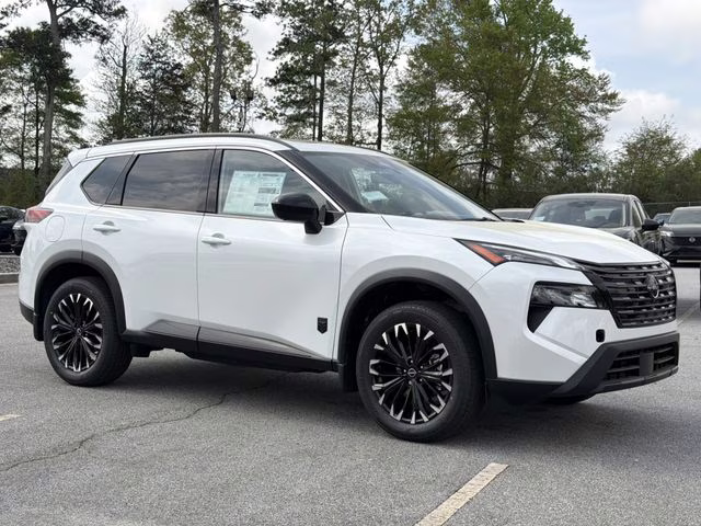 2026 Everest White Pearl Tricoat Nissan Rogue Dark Armor AWD SUV