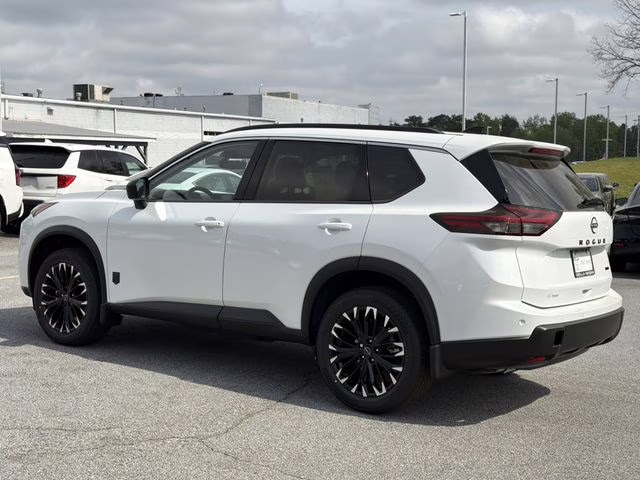 2026 Everest White Pearl Tricoat Nissan Rogue Dark Armor AWD SUV