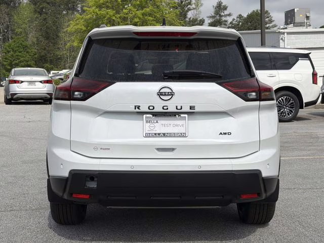 2026 Everest White Pearl Tricoat Nissan Rogue Dark Armor AWD SUV