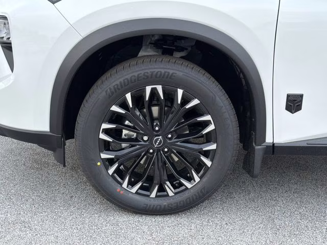 2026 Everest White Pearl Tricoat Nissan Rogue Dark Armor AWD SUV