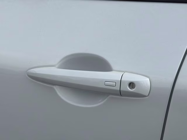 2026 Everest White Pearl Tricoat Nissan Rogue Dark Armor AWD SUV