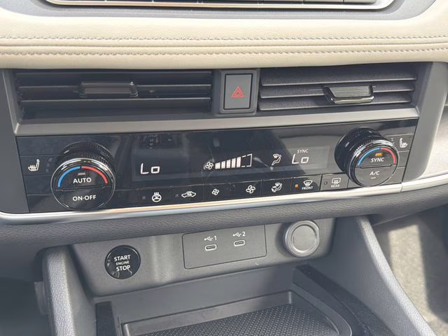 2026 Everest White Pearl Tricoat Nissan Rogue Dark Armor AWD SUV