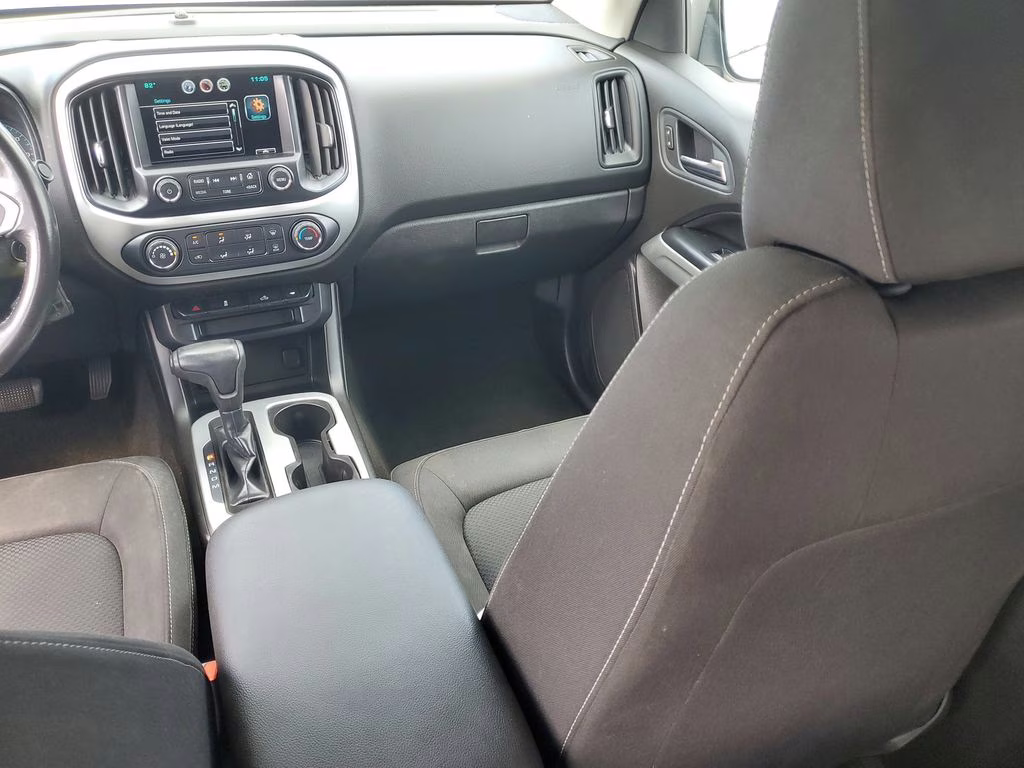2015 Silver Ice Metallic Chevrolet Colorado LT RWD Truck