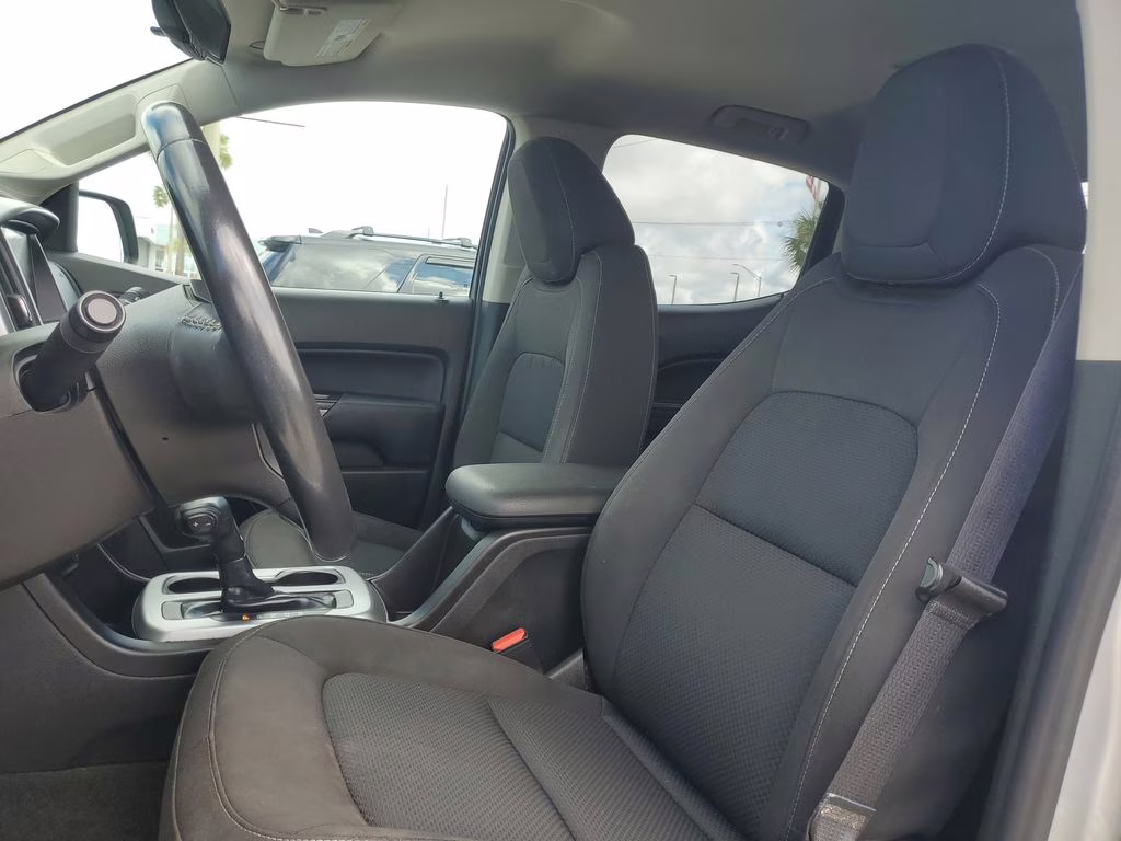 2015 Silver Ice Metallic Chevrolet Colorado LT RWD Truck
