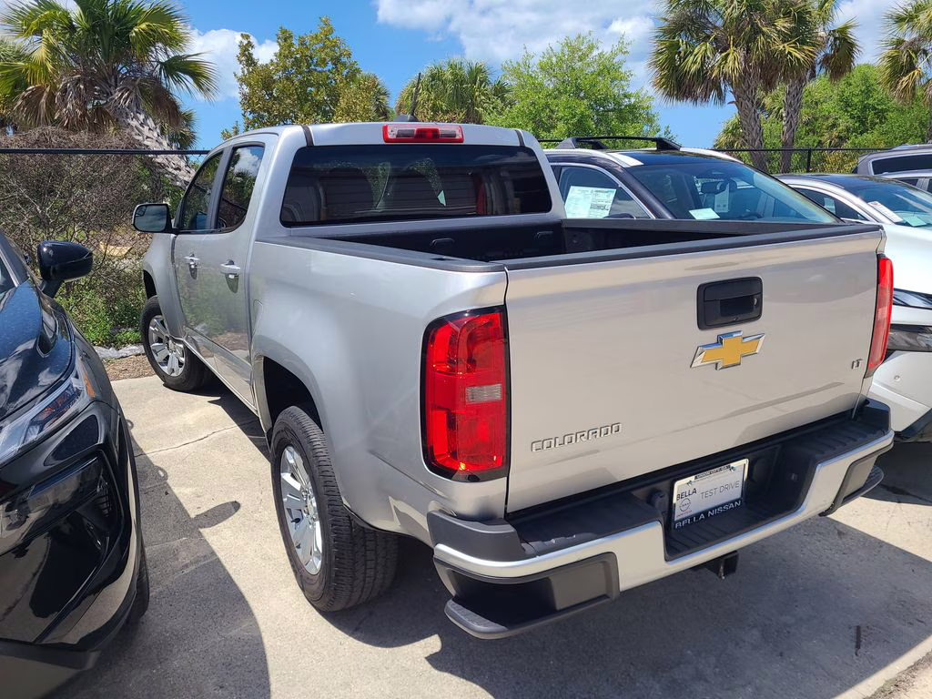 2015 Silver Ice Metallic Chevrolet Colorado LT RWD Truck