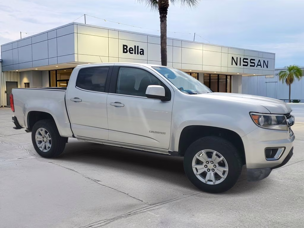 2015 Silver Ice Metallic Chevrolet Colorado LT RWD Truck