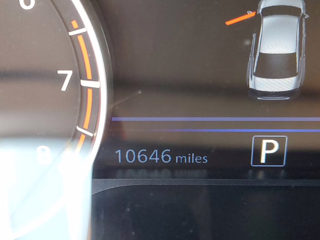 2022 Pearl White Tricoat Nissan Altima 2.5 SV FWD Sedan