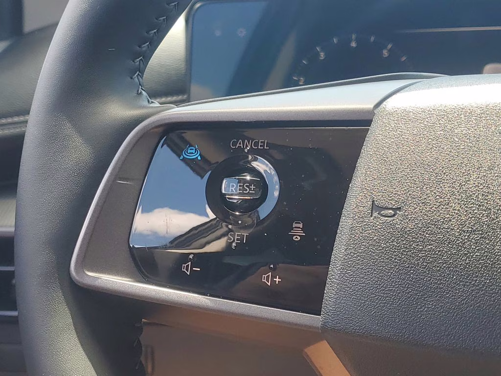 2025 Everest White Pearl Tricoat Nissan Murano SV FWD SUV