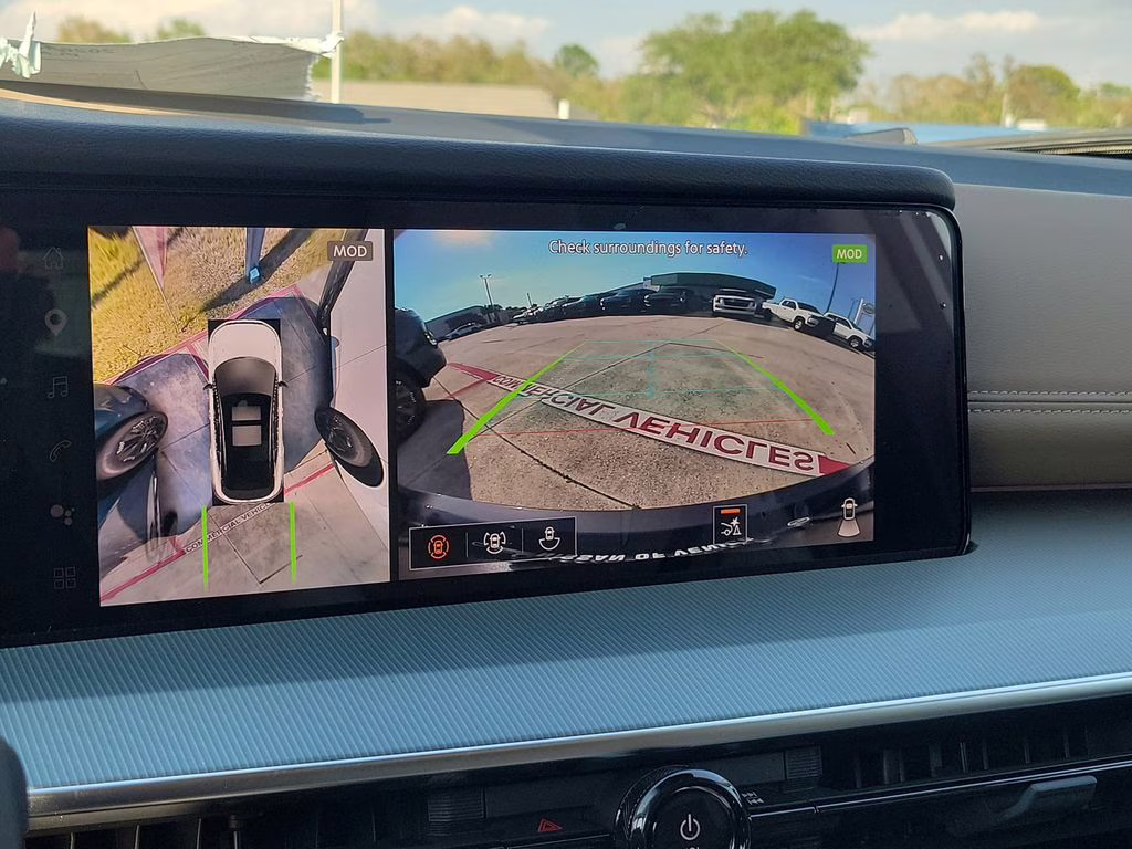 2026 Champagne Silver Metallic Nissan Murano Platinum AWD SUV