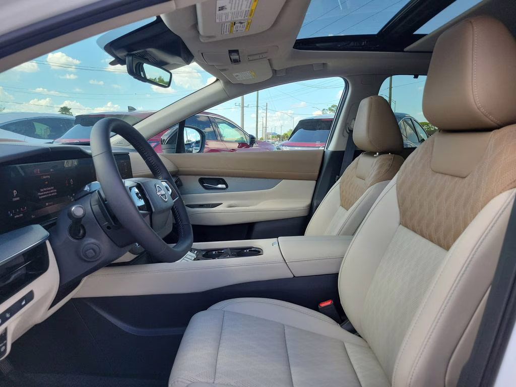 2026 Everest White Pearl Tricoat Nissan Murano Platinum AWD SUV