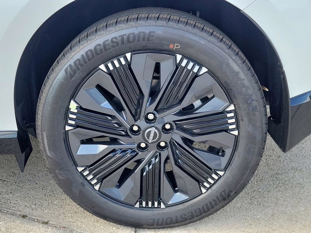 2026 Everest White Pearl Tricoat Nissan Murano Platinum AWD SUV