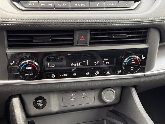 2026 Everest White Pearl Tricoat Nissan Rogue Dark Armor FWD SUV
