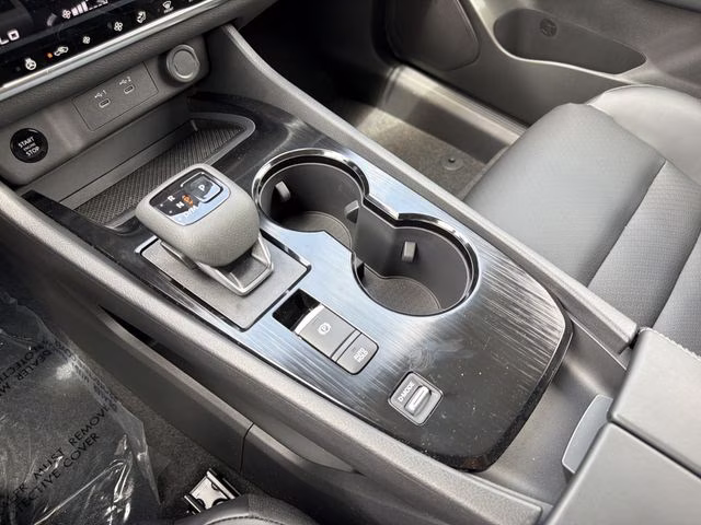 2026 Everest White Pearl Tricoat Nissan Rogue Dark Armor FWD SUV