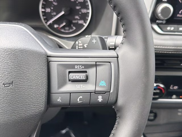 2026 Everest White Pearl Tricoat Nissan Rogue Dark Armor FWD SUV