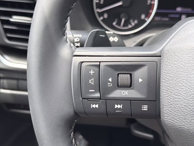 2026 Everest White Pearl Tricoat Nissan Rogue Dark Armor FWD SUV