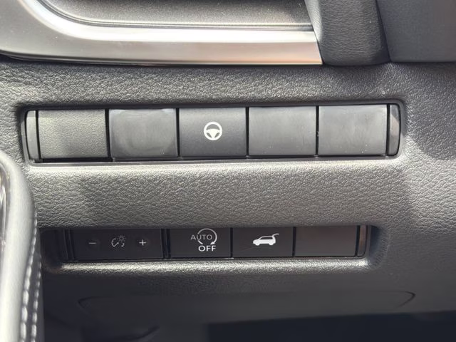 2026 Everest White Pearl Tricoat Nissan Rogue Dark Armor FWD SUV