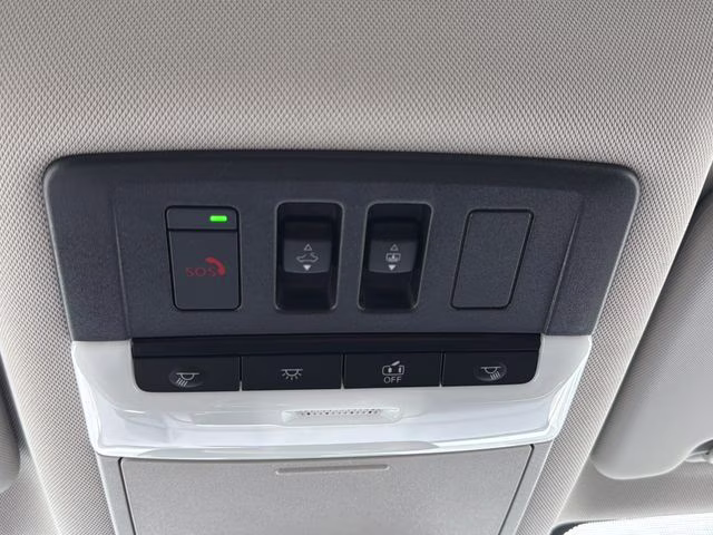 2026 Everest White Pearl Tricoat Nissan Rogue Dark Armor FWD SUV