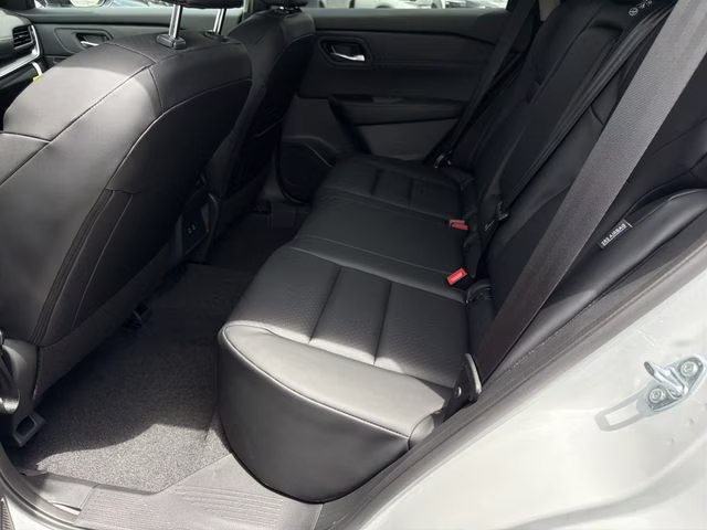 2026 Everest White Pearl Tricoat Nissan Rogue Dark Armor FWD SUV