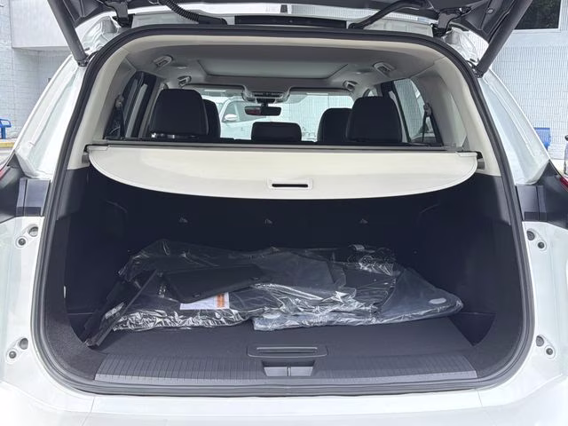 2026 Everest White Pearl Tricoat Nissan Rogue Dark Armor FWD SUV