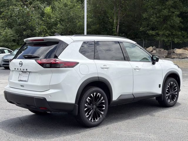 2026 Everest White Pearl Tricoat Nissan Rogue Dark Armor FWD SUV