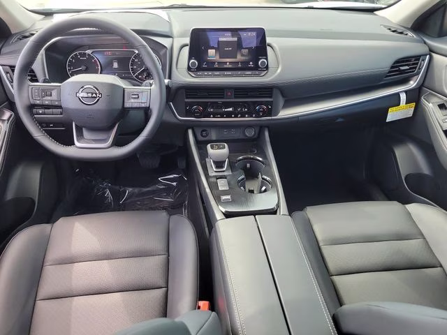 2026 Everest White Pearl Tricoat Nissan Rogue Dark Armor FWD SUV