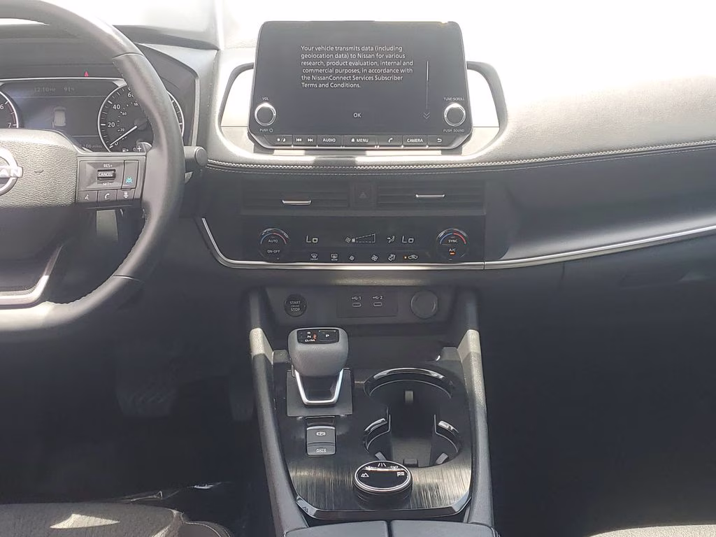 2025 Everest White Pearl Nissan Rogue SV AWD SUV