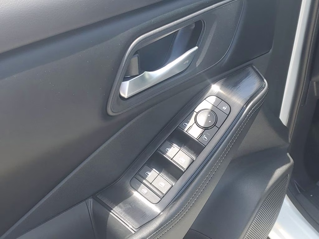2025 Everest White Pearl Nissan Rogue SV AWD SUV