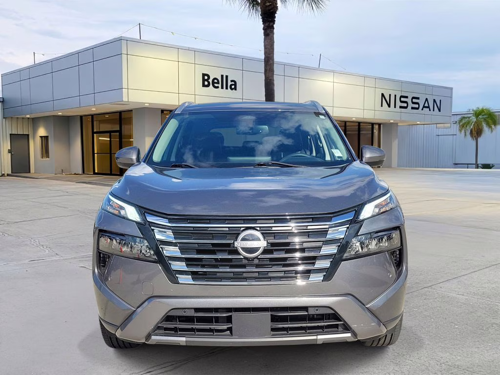 2024 Gun Metallic Nissan Rogue SL FWD SUV