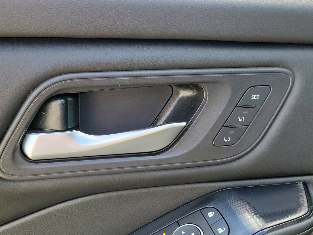 2024 Gun Metallic Nissan Rogue SL FWD SUV