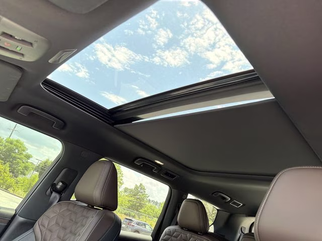 2025 Super Black Nissan Armada Platinum Reserve 4X4 SUV