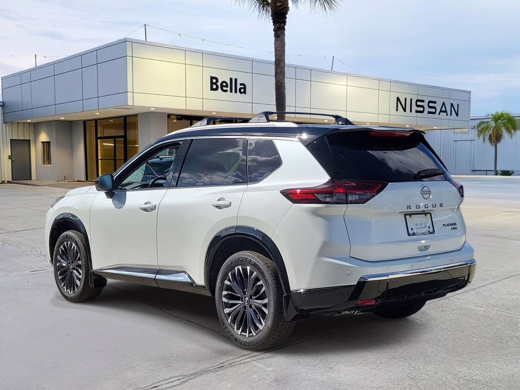 2026 Everest White Pearl/Super Black Nissan Rogue Platinum AWD SUV
