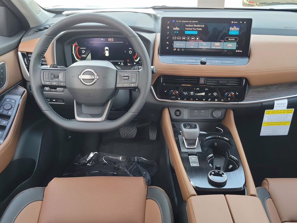 2026 Everest White Pearl/Super Black Nissan Rogue Platinum AWD SUV