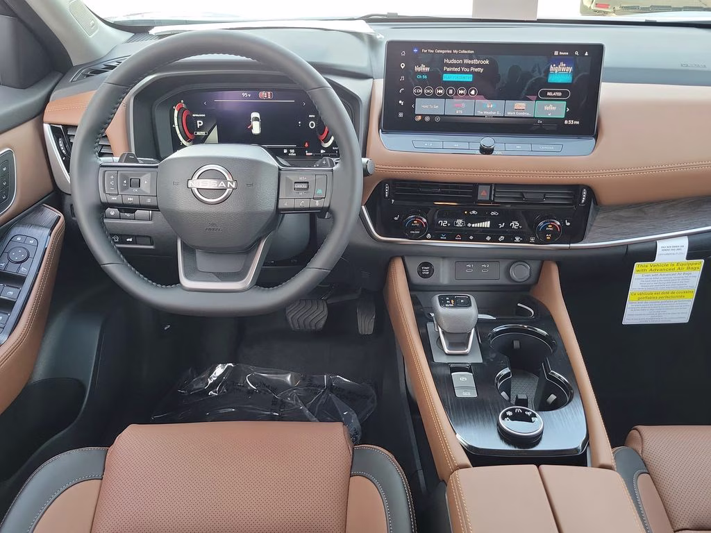2026 Everest White Pearl/Super Black Nissan Rogue Platinum AWD SUV