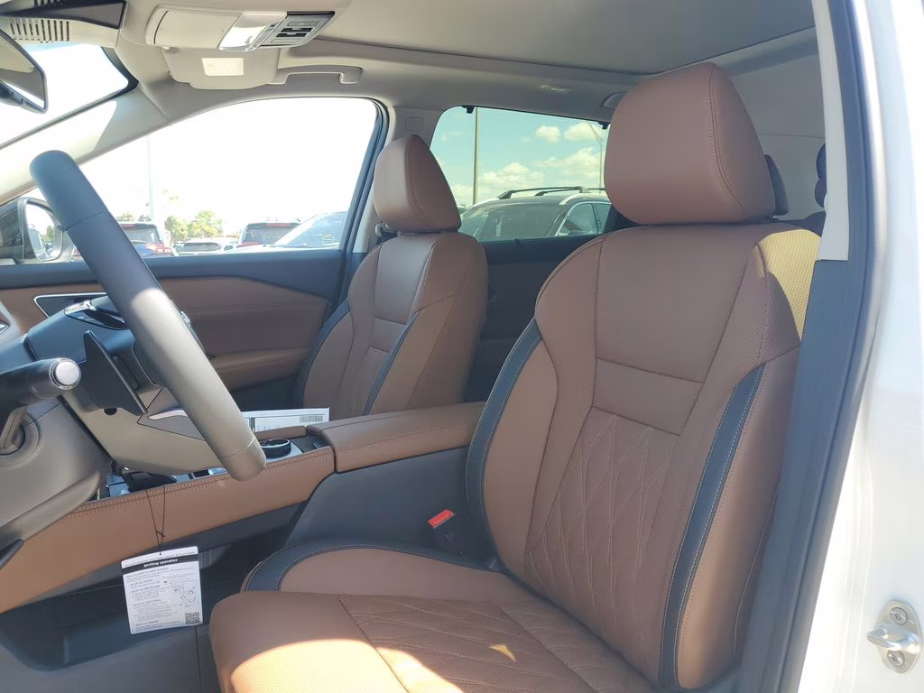 2026 Everest White Pearl/Super Black Nissan Rogue Platinum AWD SUV