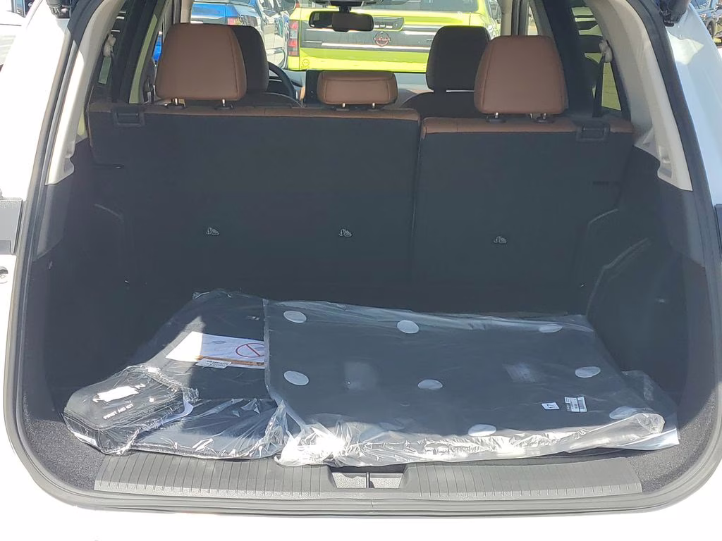 2026 Everest White Pearl/Super Black Nissan Rogue Platinum AWD SUV