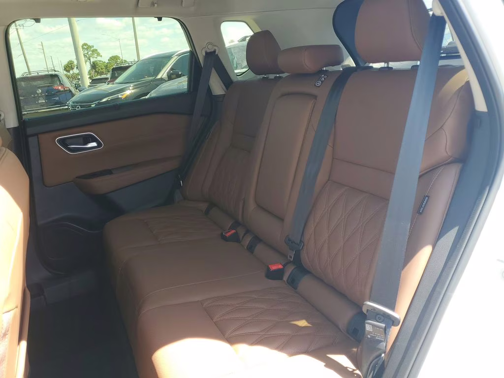 2026 Everest White Pearl/Super Black Nissan Rogue Platinum AWD SUV